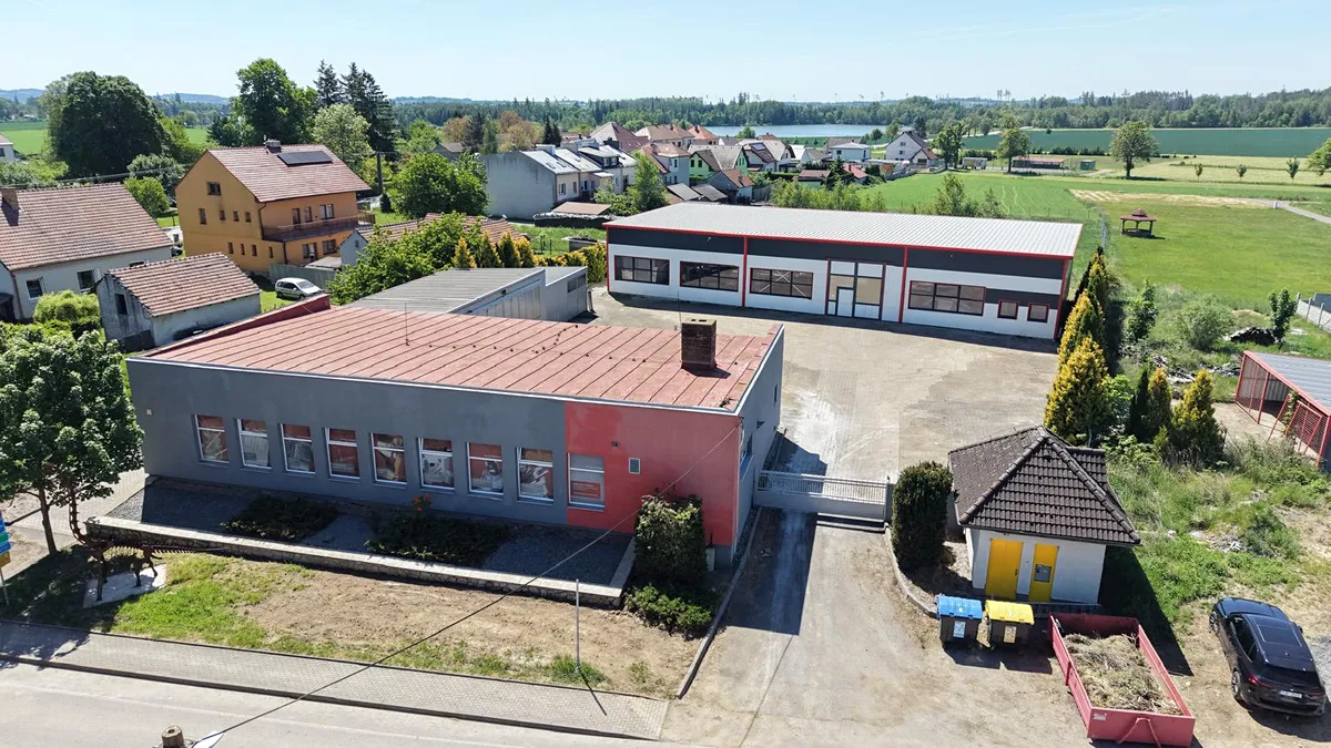 Pronájem skladového prostoru 1867 m²
